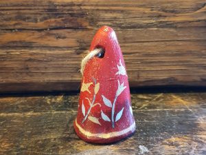 Campanella rossa con fiorellini chiari 8x5 cm