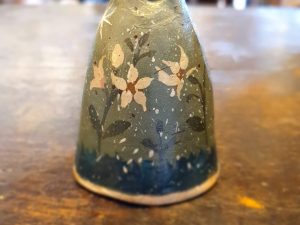 Campanella con fiorellini bianchi 10x6 cm