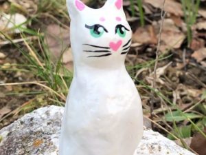 Gattino di ceramica bianco